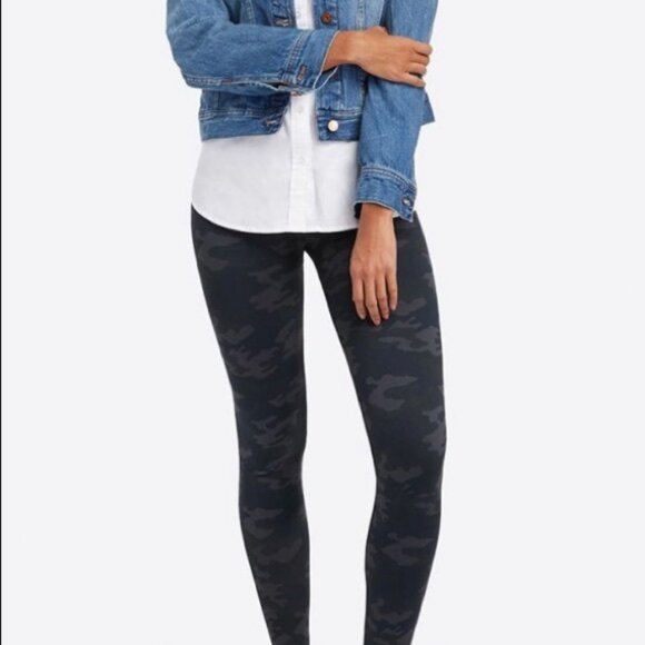 Spanx Look at Me Now Camo Blue Seamless Leggings Womens Size Small - Picture 2 of 8